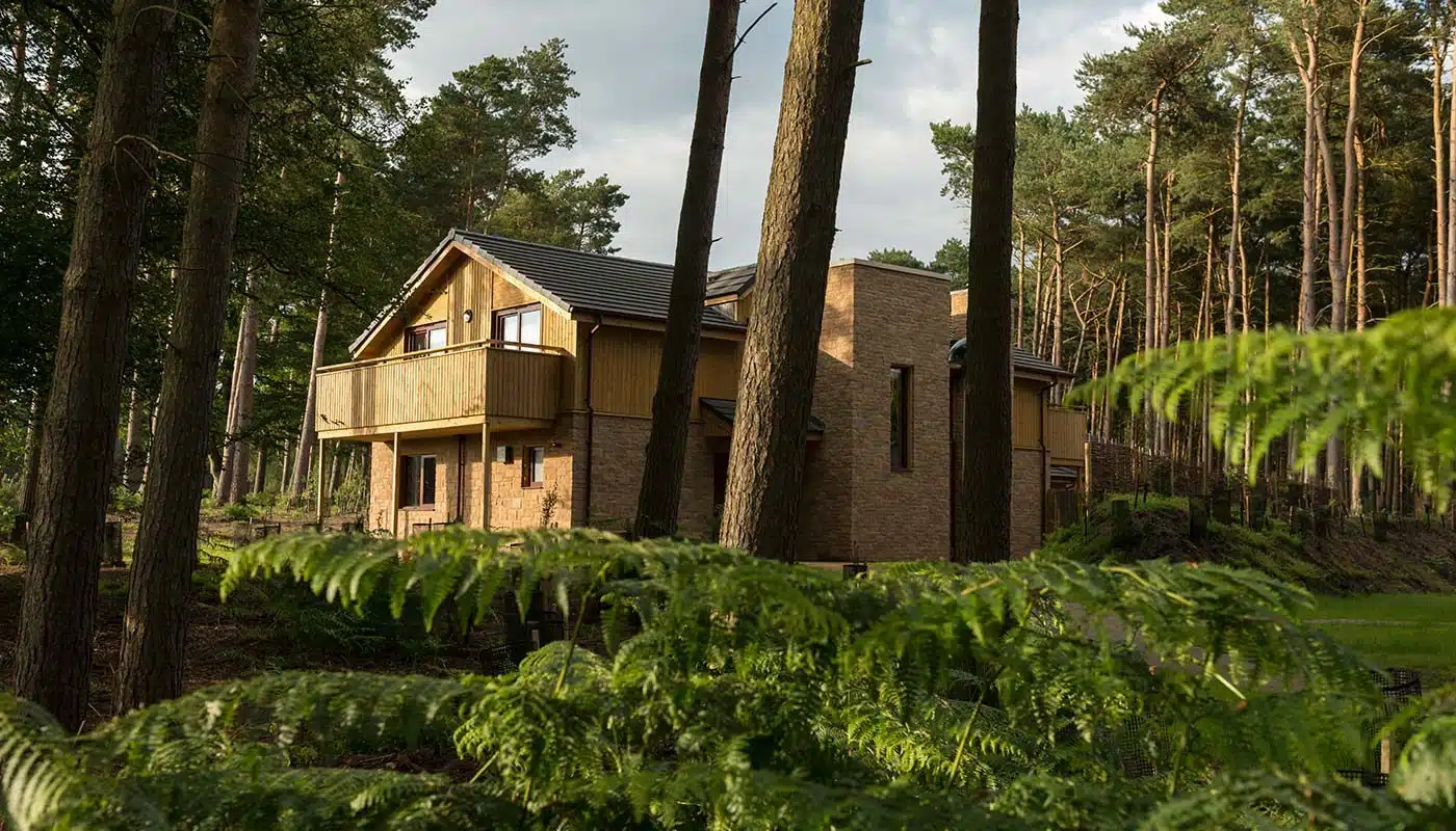 4-Bed-Exclusive-Exterior-WO-July-2014-10-2-centerparcs